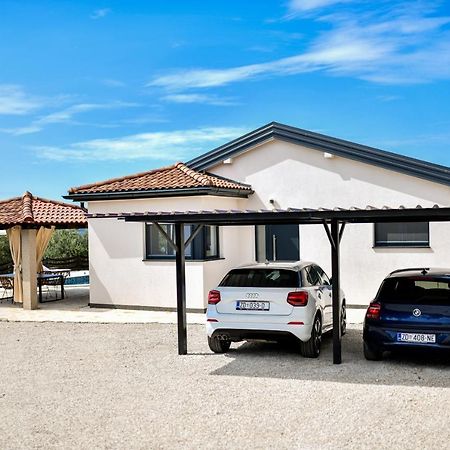 Wonderful Holiday House Bruno With Heated Pool Zadar Eksteriør billede