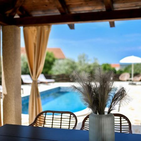 Wonderful Holiday House Bruno With Heated Pool Zadar Eksteriør billede