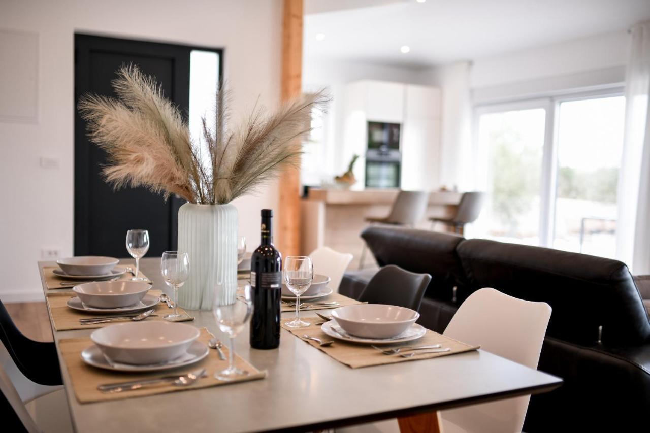 Wonderful Holiday House Bruno With Heated Pool Zadar Eksteriør billede