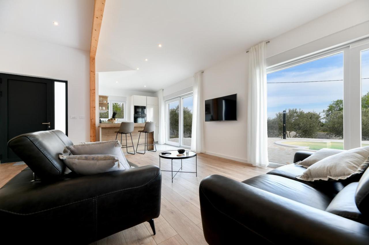 Wonderful Holiday House Bruno With Heated Pool Zadar Eksteriør billede