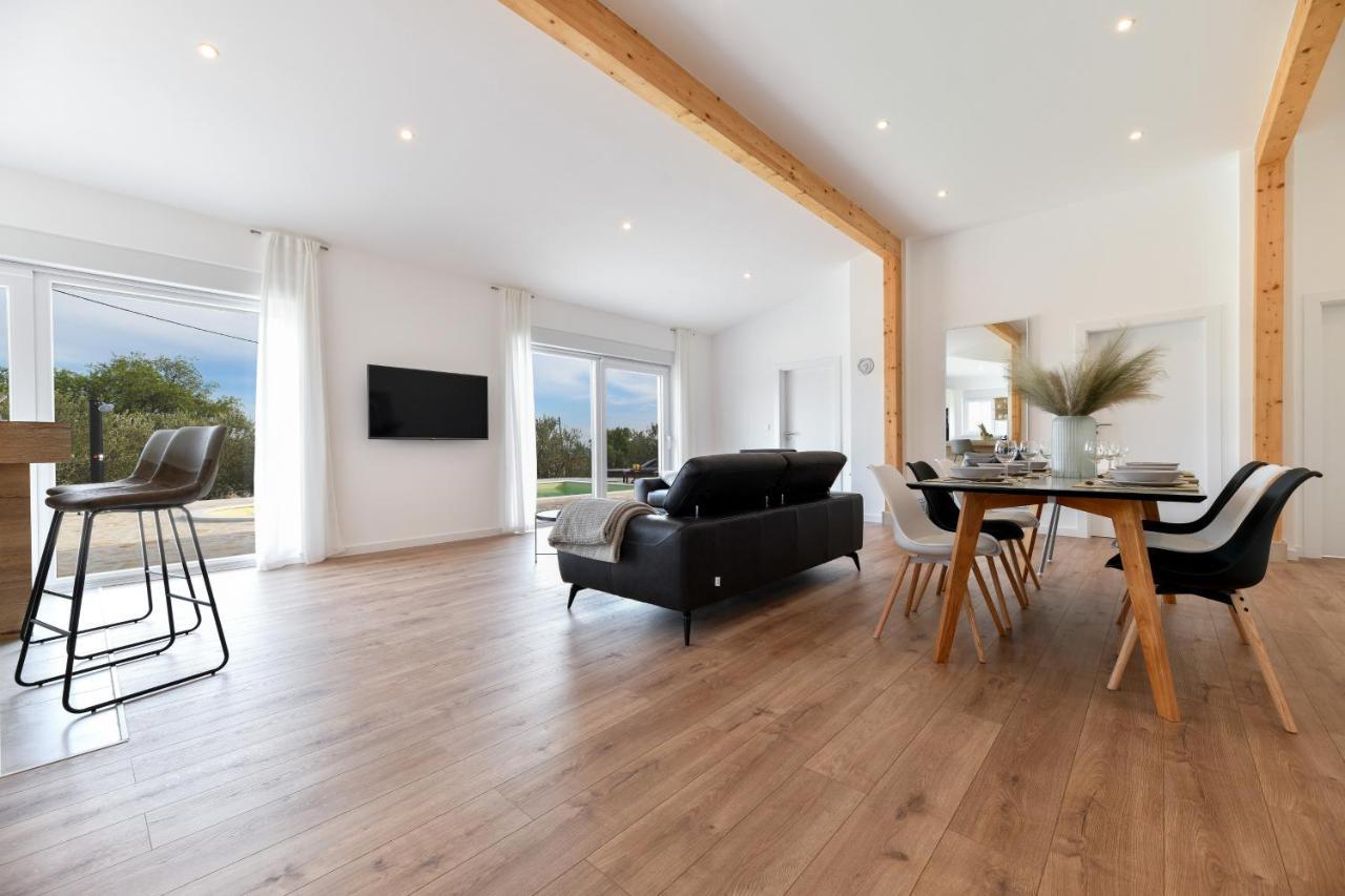 Wonderful Holiday House Bruno With Heated Pool Zadar Eksteriør billede