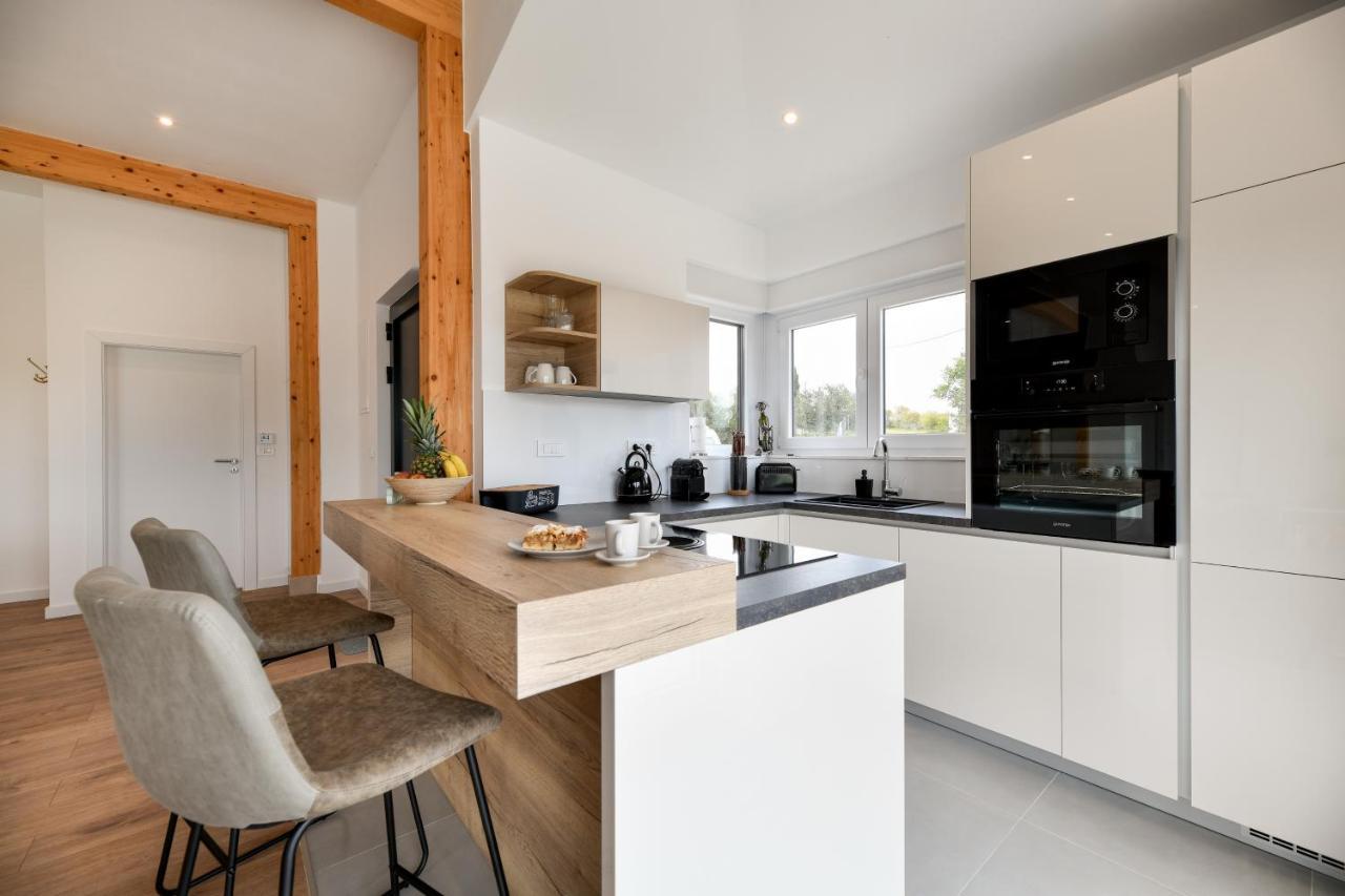 Wonderful Holiday House Bruno With Heated Pool Zadar Eksteriør billede