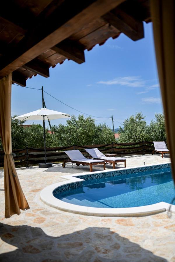 Wonderful Holiday House Bruno With Heated Pool Zadar Eksteriør billede