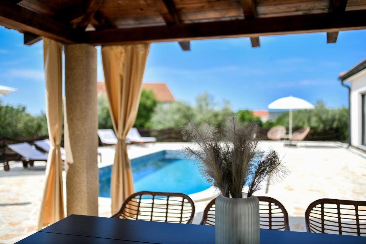 Wonderful Holiday House Bruno With Heated Pool Zadar Eksteriør billede
